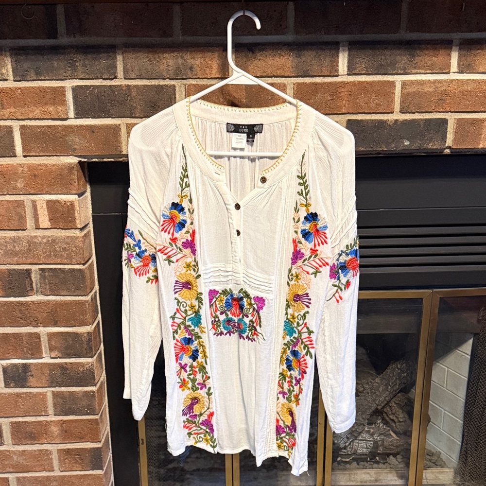 EUC Floral Bohemian Embroidered White Blouse